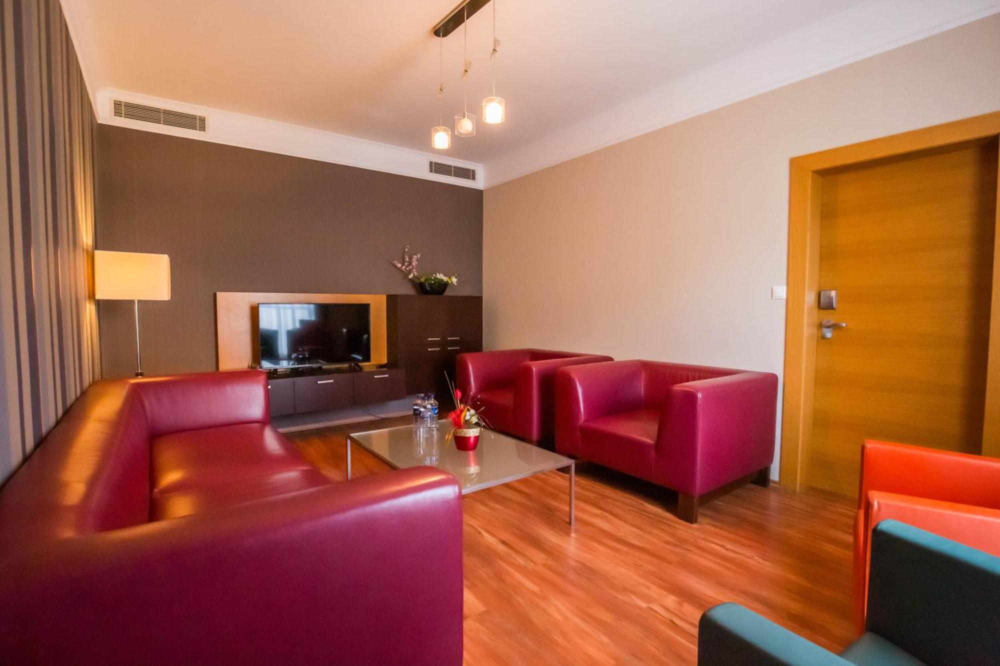 Impiq Hotel Trnava Exterior photo
